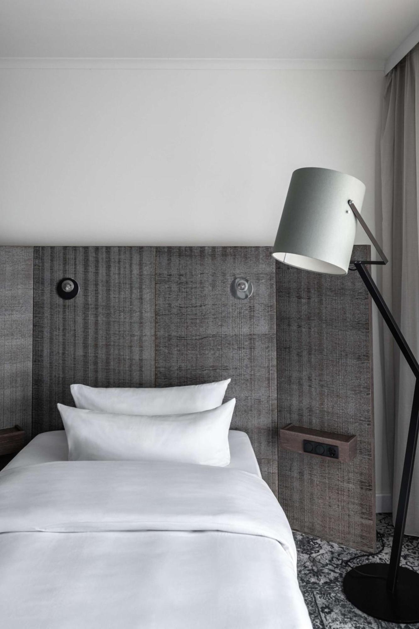 Pentahotel Hotel