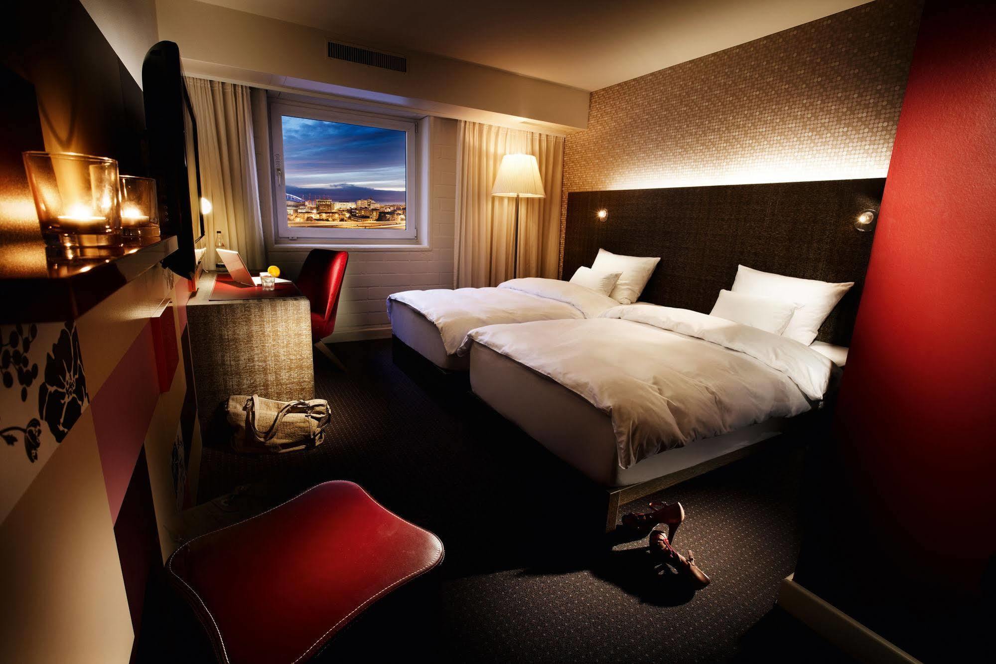 Pentahotel 4*